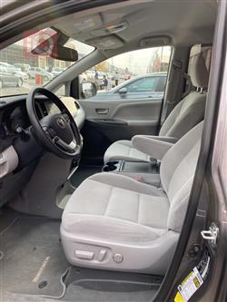 تۆیۆتا سیانا